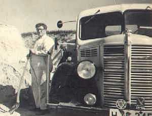 Morfar med Bedford O - Møn ca 1955 - 300 pix